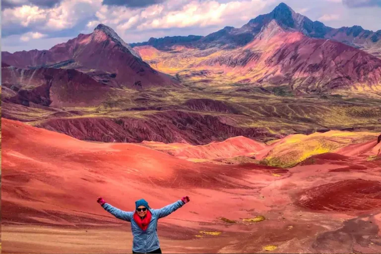 Red Valley - Rainbow Mountain