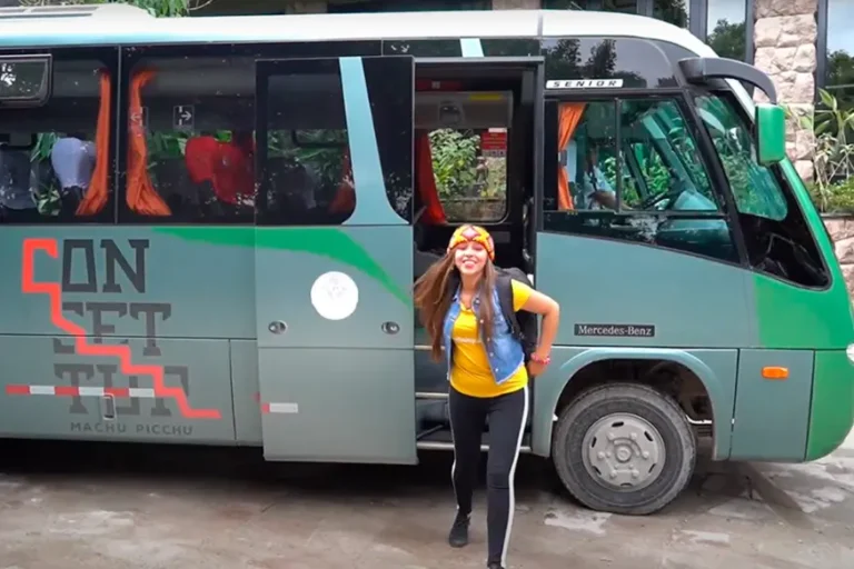 bus consettur to machu picchu