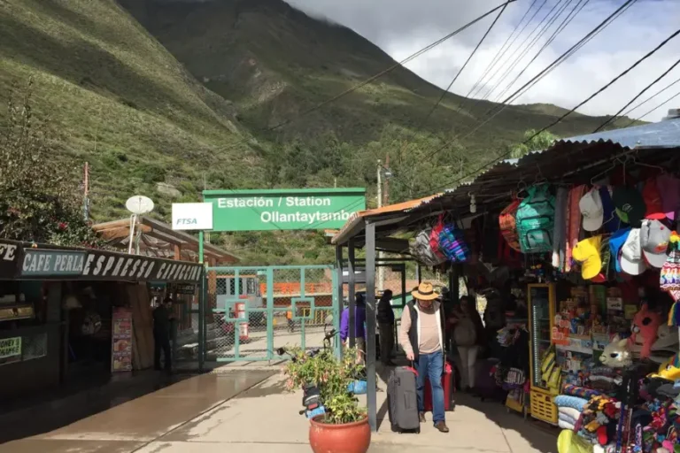 ollantaytambo train station